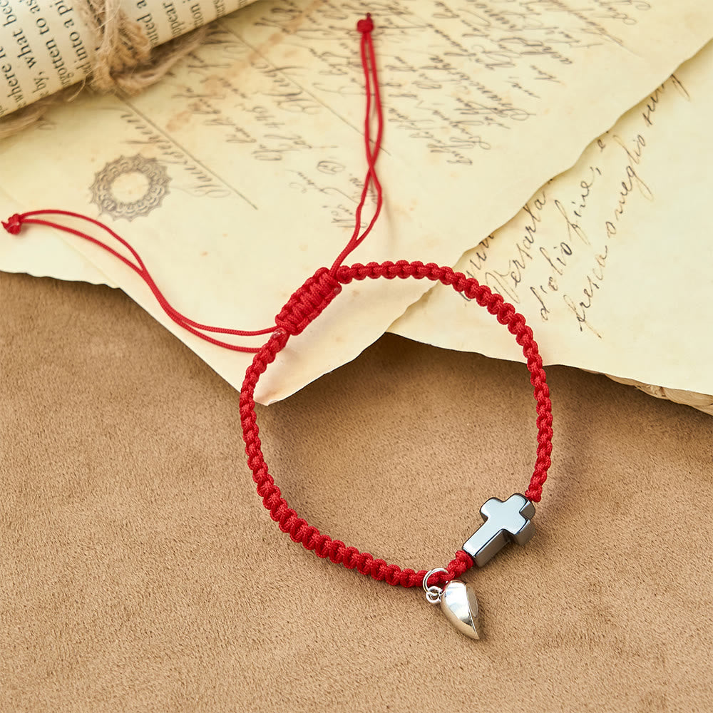 Juego de pulseras magnéticas con cruz de corazón: un símbolo de unión sagrada y amor duradero