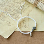 Juego de pulseras magnéticas con cruz de corazón: un símbolo de unión sagrada y amor duradero