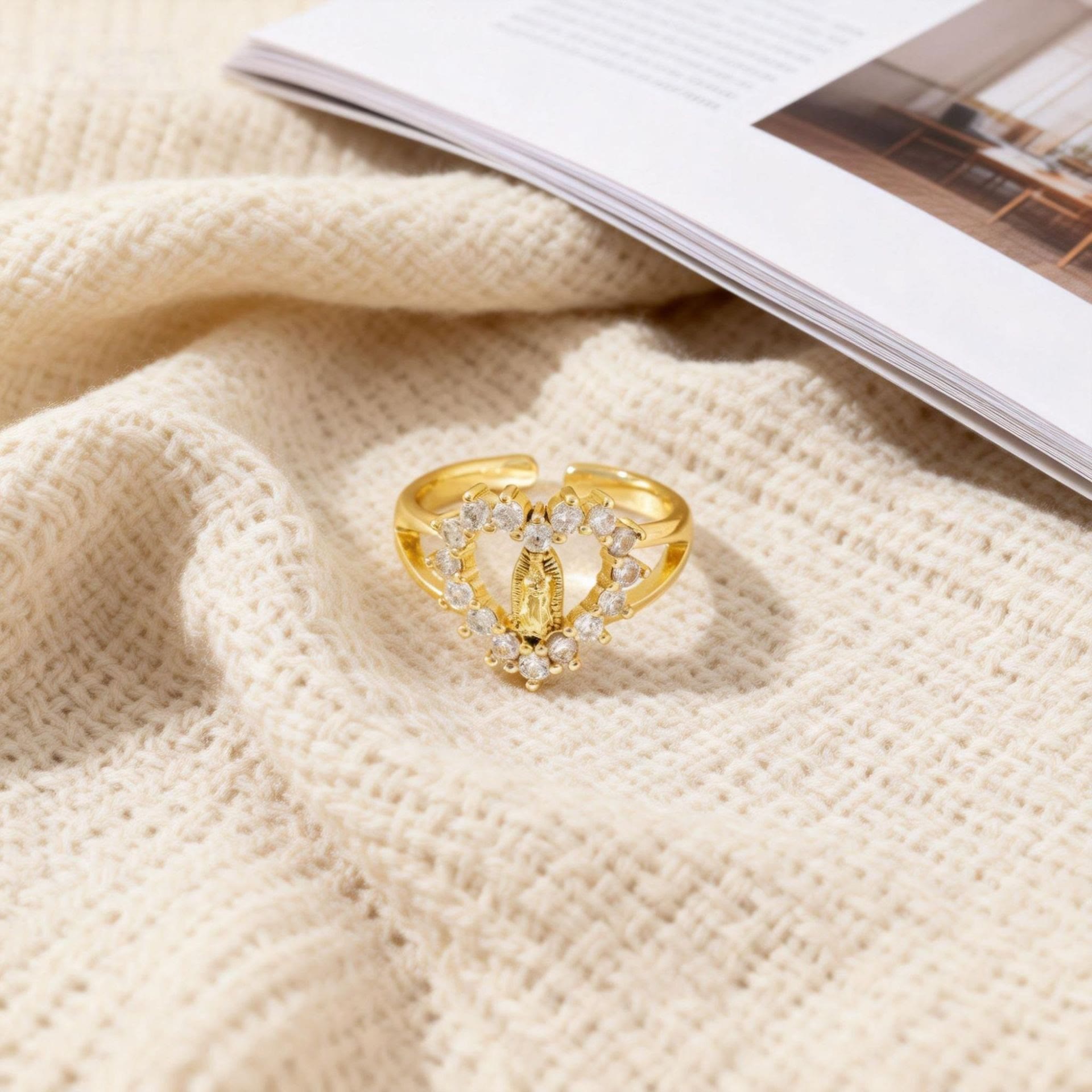Anillo de la Virgen de estilo Corazón/Luna/Oval: Devoción Sagrada y Gracia Radiante