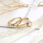 Set de anillos apilables de banda cruzada: Símbolo atemporal de fe y luz eterna