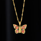 Collar Mariposa Renacimiento Espiritual: Centro Virgen y Cadena de Cuerda Retorcida con Alas de Cristal