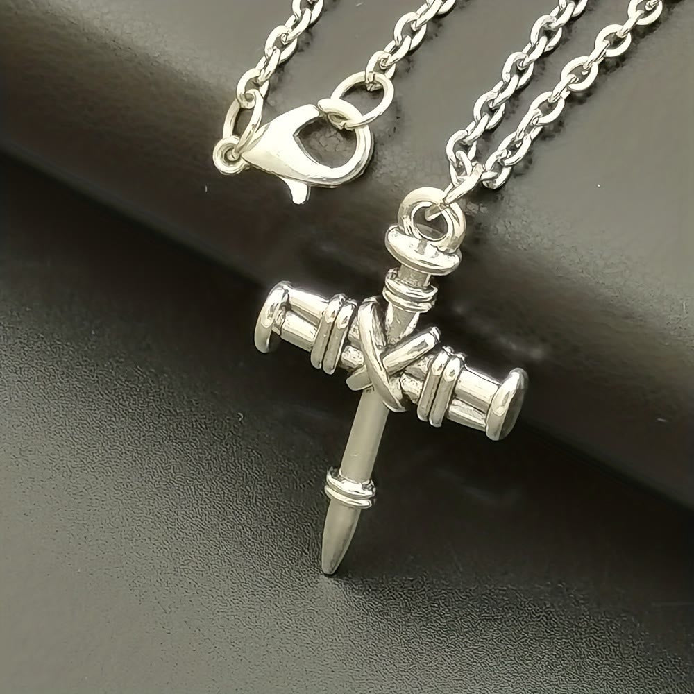 Collar con colgante de cruz de clavos: un símbolo de fuerza sagrada y redención