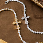 Bracelet croisé élégant bicolore incrusté de zircons : un symbole de grâce divine et d'élégance