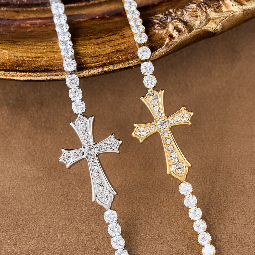 Bracelet croisé élégant bicolore incrusté de zircons : un symbole de grâce divine et d'élégance