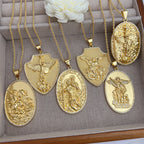 Collier Médaillon Saint Michel et Saint Christophe : Un Symbole de Protection et de Guidance Divines