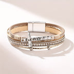 Pulsera de cuero de capas múltiples BLESSED con cruz y circonitas: un símbolo de gracia divina y alegría espiritual
