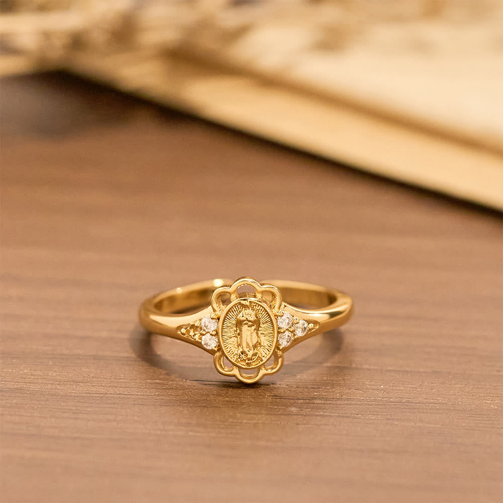 Bague Notre-Dame en Filigrane et Zircon : Emblème de Grâce Mariale et de Délicatesse