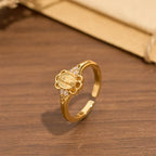 Bague Notre-Dame en Filigrane et Zircon : Emblème de Grâce Mariale et de Délicatesse