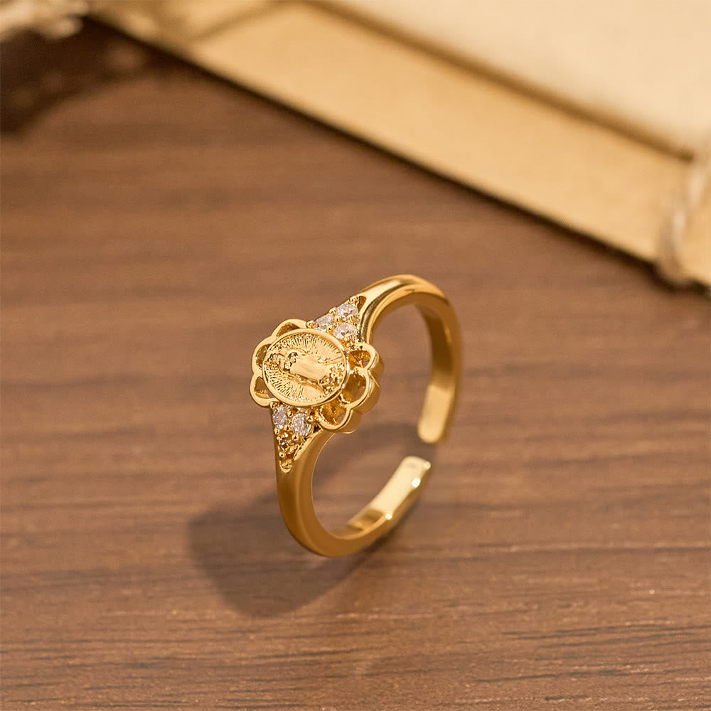 Bague Notre-Dame en Filigrane et Zircon : Emblème de Grâce Mariale et de Délicatesse