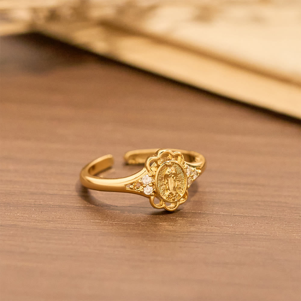 Bague Notre-Dame en Filigrane et Zircon : Emblème de Grâce Mariale et de Délicatesse