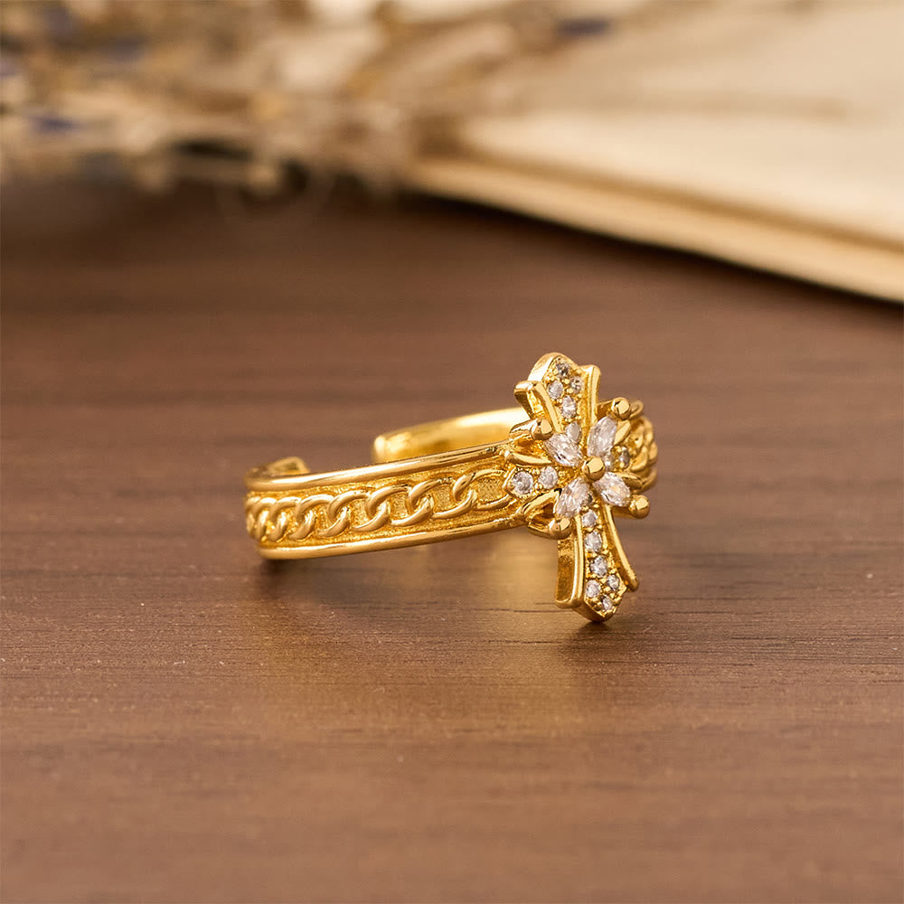 Bague sertie de zircon et émaillée de fleur de lys : emblème de pureté et de rédemption divines