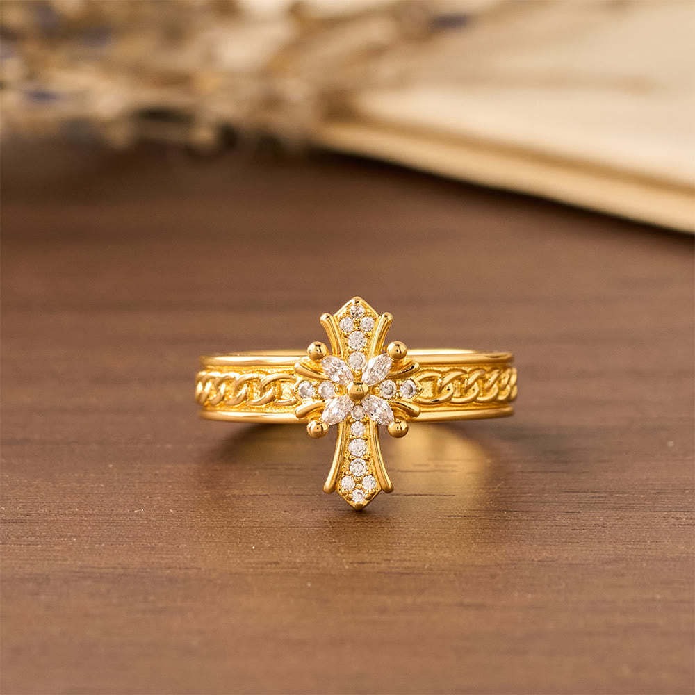 Bague sertie de zircon et émaillée de fleur de lys : emblème de pureté et de rédemption divines