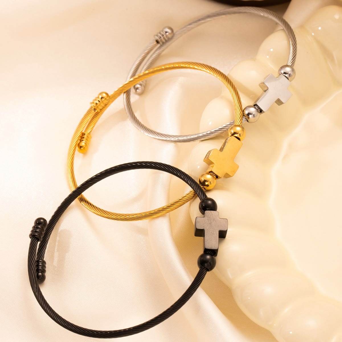 Bracelet de dévotion quotidienne avec charm Croix de Saint Benoît et Médaille Miraculeuse
