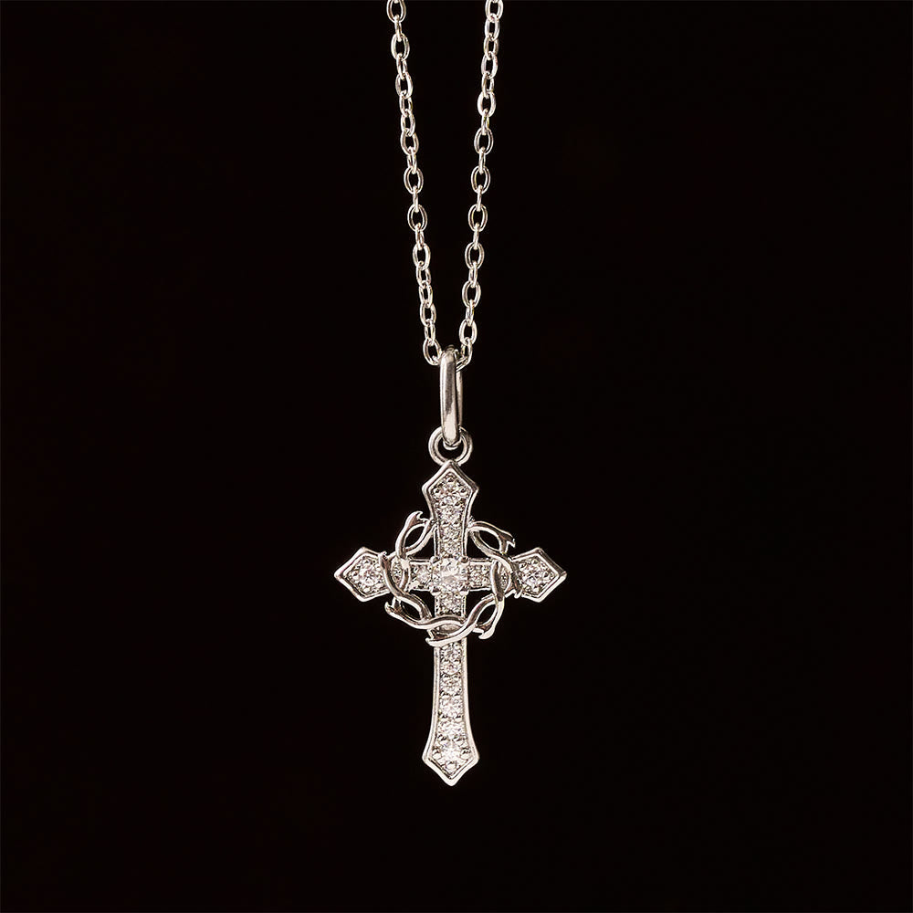 Collar con Cruz Geométrica Brillante: Un Símbolo de Esperanza Eterna y Protección Divina
