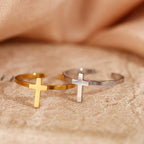 Anillo Abierto de Cruz Minimalista: Un Símbolo de Fe Devota y Gracia Espiritual