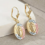 Boucles d'oreilles pendantes ovales Notre-Dame ornées : Incarnation de la grâce maternelle et de la protection divine VIP