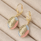 Boucles d'oreilles pendantes ovales Notre-Dame ornées : Incarnation de la grâce maternelle et de la protection divine VIP