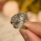 Bague ajustable colibri Esprit Saint : emblème de la grâce divine et de la joie naturelle