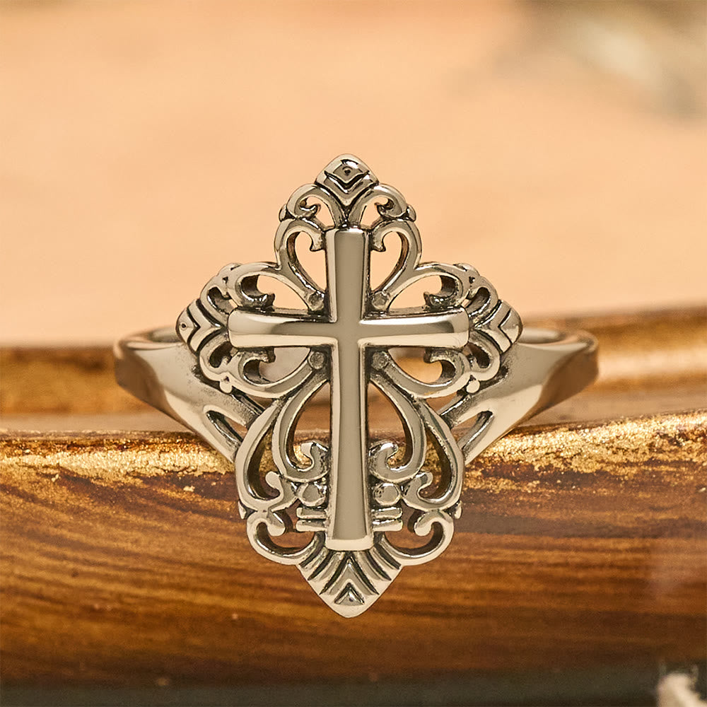 Anillo abierto con cruz de filigrana Heritage: un símbolo de devoción mariana y cuidado divino