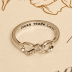 Elegante Anillo Abierto Cruz Infinito con Grabado: Emblema de Fuerza Espiritual y Guía Divina