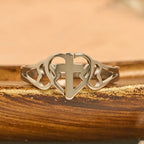 Bague réglable Cœur et Croix éternels : un cadeau de grâce et d'intercession divine