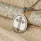 Collar con Medallón Reversible de Corazón Sagrado Tricolor y Cruz: Emblema del Amor Divino