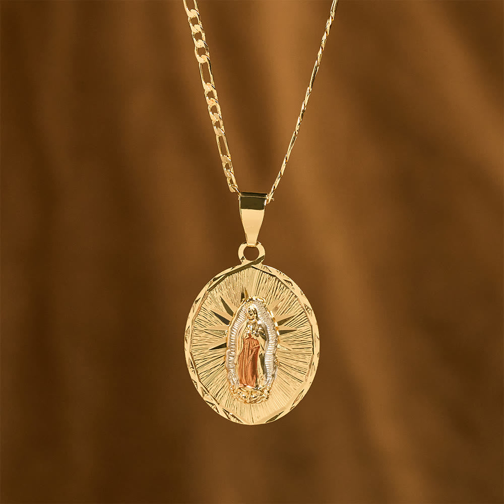 Collier Médaille Ovale de la Vierge Marie, quatre styles, éclatant : Un gage de bénédiction céleste