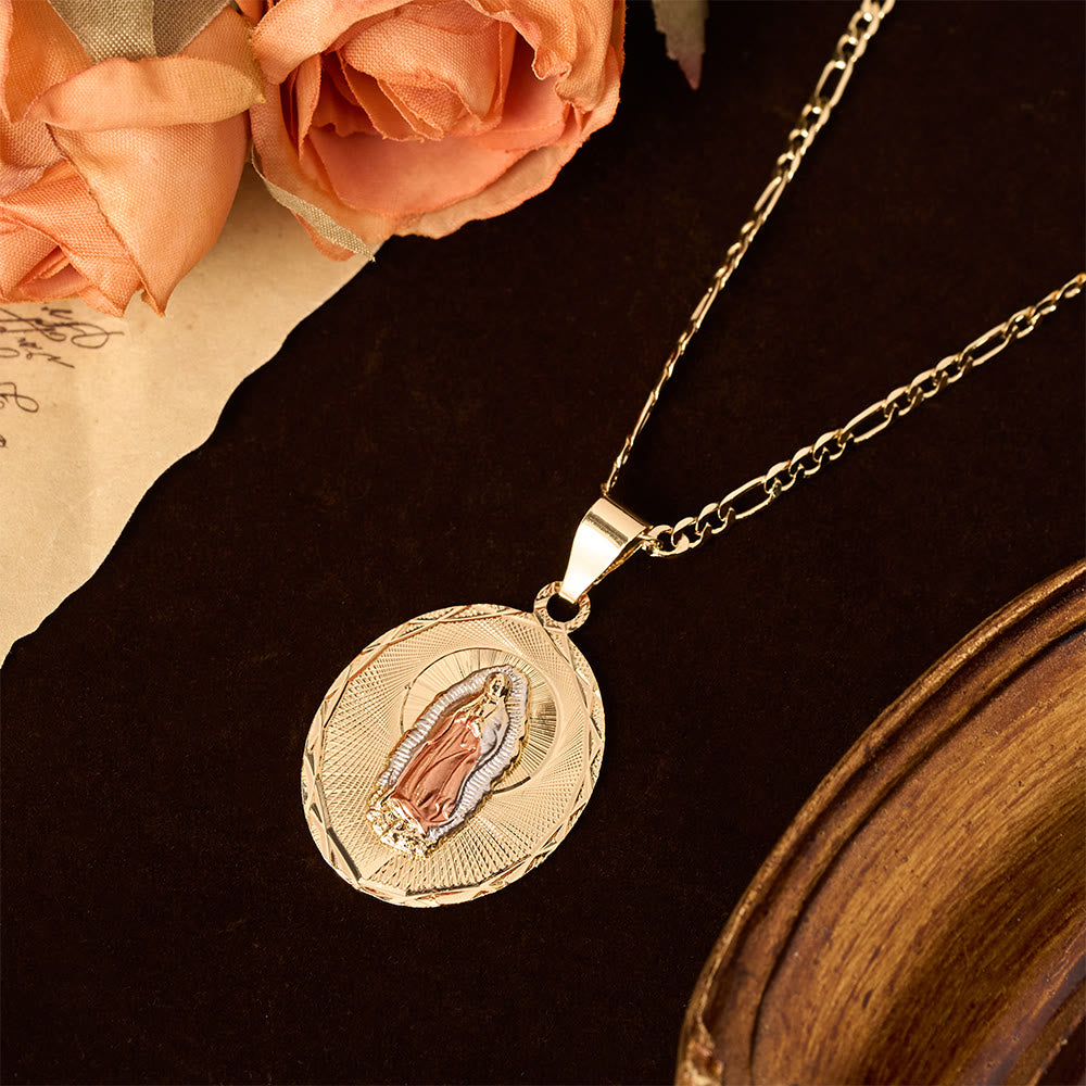 Collier Médaille Ovale de la Vierge Marie, quatre styles, éclatant : Un gage de bénédiction céleste