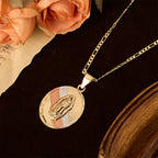 Collier Médaille Ovale de la Vierge Marie, quatre styles, éclatant : Un gage de bénédiction céleste