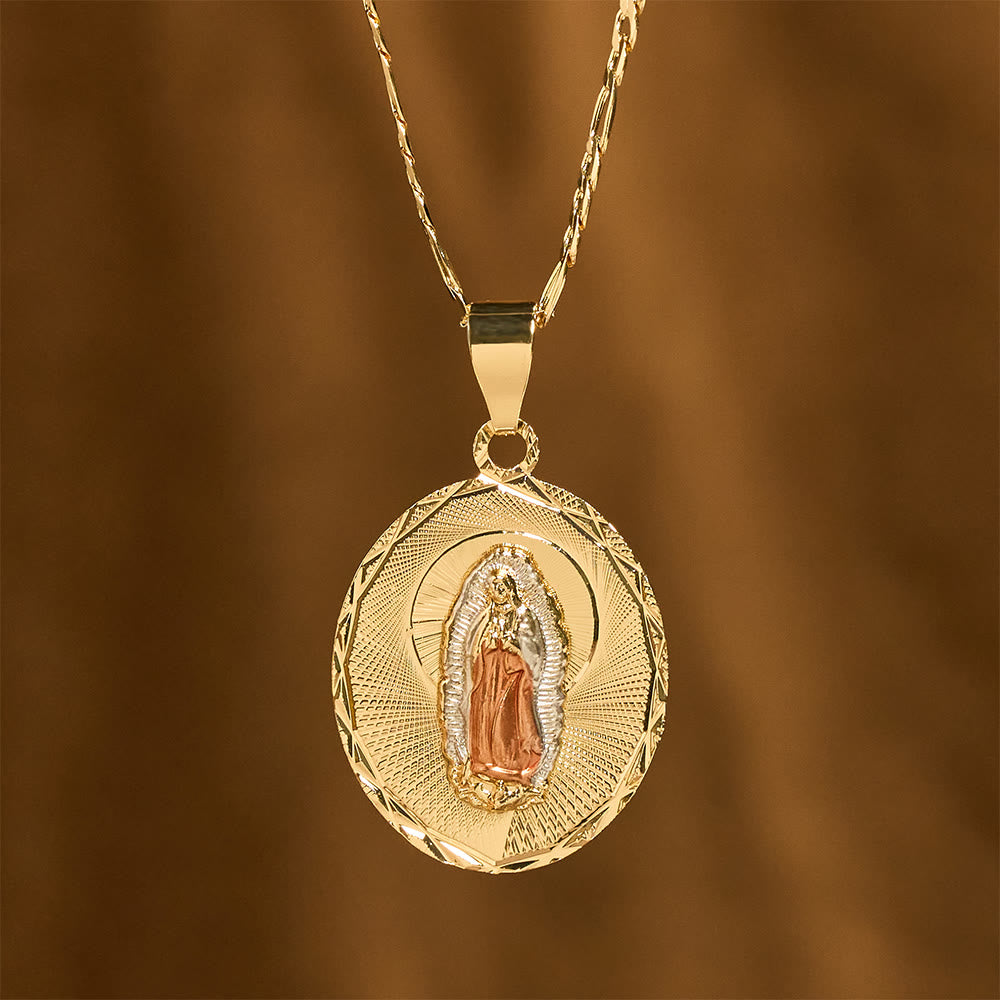 Collier Médaille Ovale de la Vierge Marie, quatre styles, éclatant : Un gage de bénédiction céleste