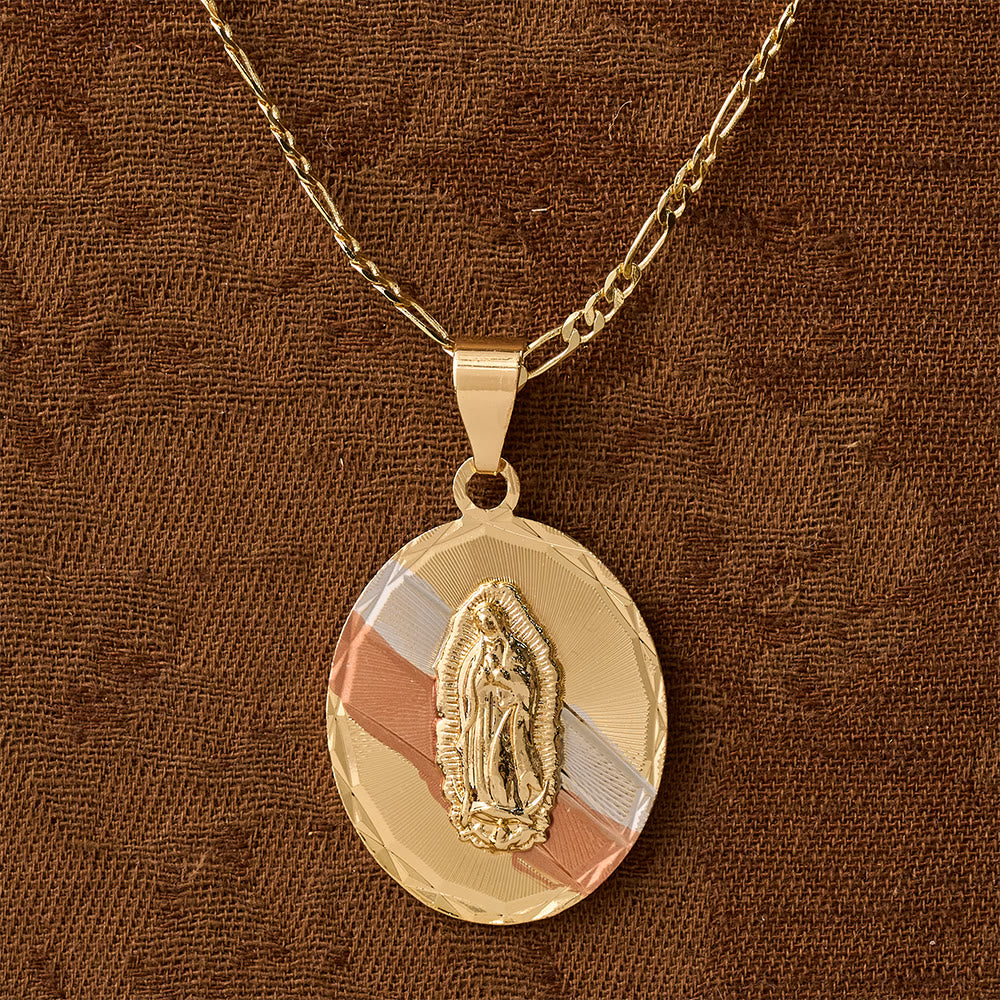 Collier Médaille Ovale de la Vierge Marie, quatre styles, éclatant : Un gage de bénédiction céleste