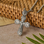 Pendentif Croix Orthodoxe : Emblème de Rédemption et de Dévotion Sacrée
