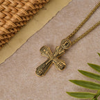 Pendentif Croix Orthodoxe : Emblème de Rédemption et de Dévotion Sacrée