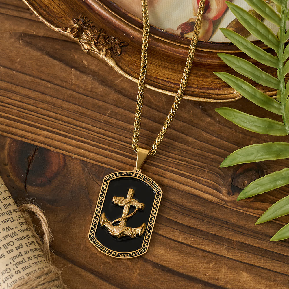 Collar con colgante de placa de identificación con llave griega y cruz ancla: emblema de fe y esperanza inquebrantable