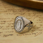 Bague chevalière Croix de Notre-Dame audacieuse : Ancrez votre cœur dans la foi mariale