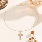 Collier Croix CZ Ornée : Symbole de l'Amour Rédempteur du Christ
