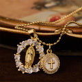 Parure pendentif classique Notre-Dame et croix CZ : Emblème d'une dévotion inébranlable