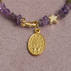 Bracelet chapelet à mémoire en éclats d'améthyste naturelle avec médaille de la Vierge Marie