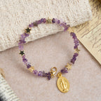 Bracelet chapelet à mémoire en éclats d'améthyste naturelle avec médaille de la Vierge Marie