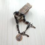 Bracelet simple en hématite Cœur Sacré de Jésus et Crucifix