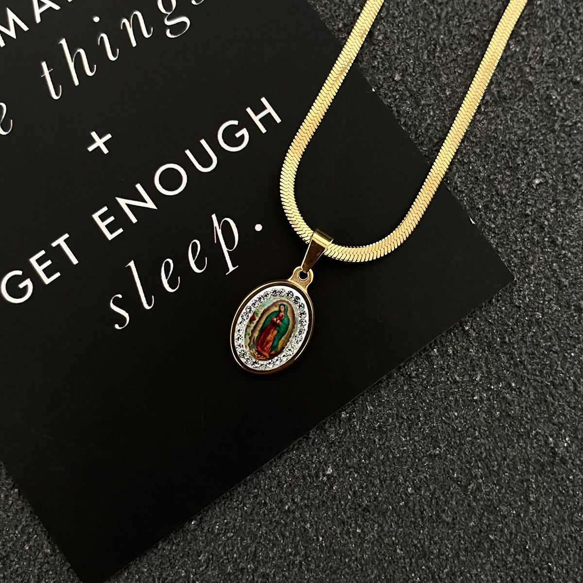 Collier coloré en chaîne d'os de serpent Notre-Dame de Guadalupe