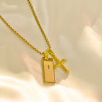 Collar Cruz Dorada con Medalla de Oración Bíblica Estilo Clásico