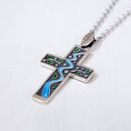 Collar de cruz de esmalte Creekside Tree estilo fresco